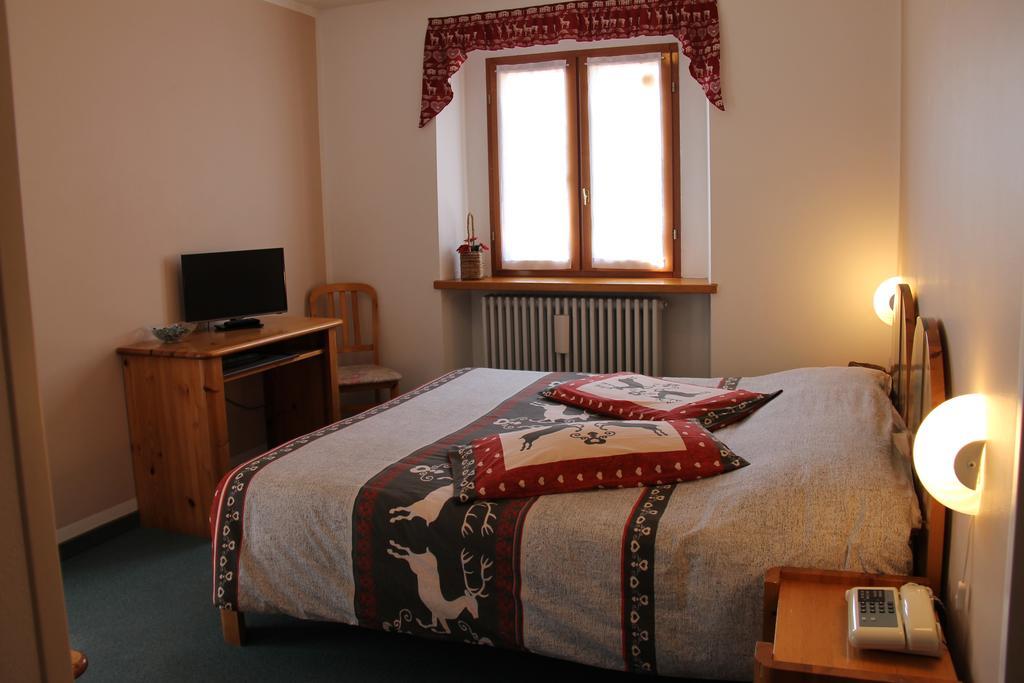 Mont Velan Chambres & Restaurant Saint-Oyen Экстерьер фото